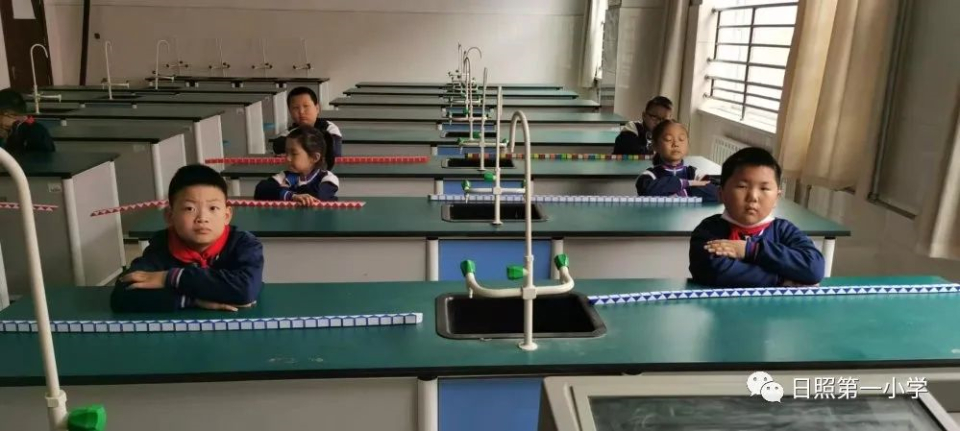 东港区第一小学好不好?开展益智器具比赛(图5)