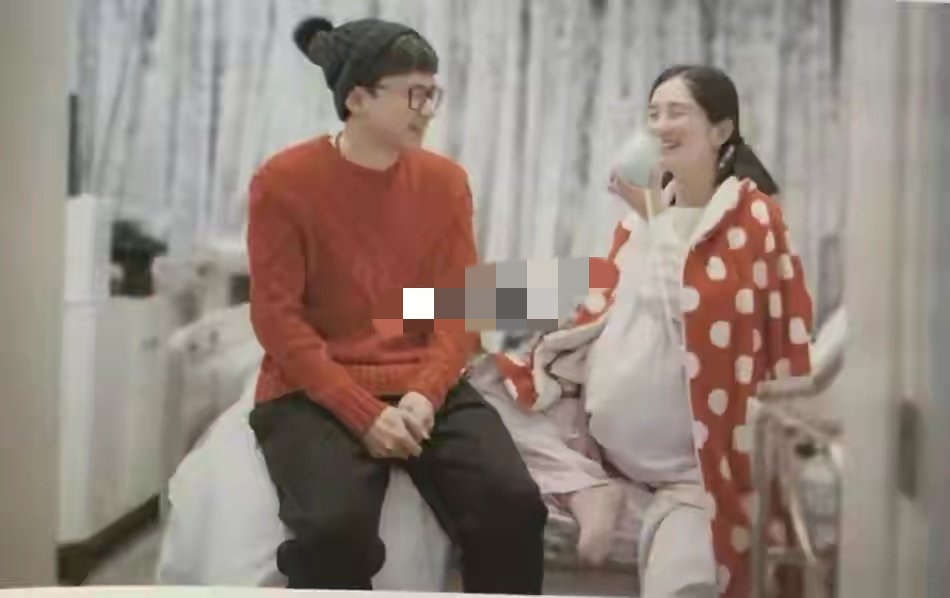 知情者爆謝娜已產二胎，孩子外公意外透露性別，張傑全程陪伴好貼心