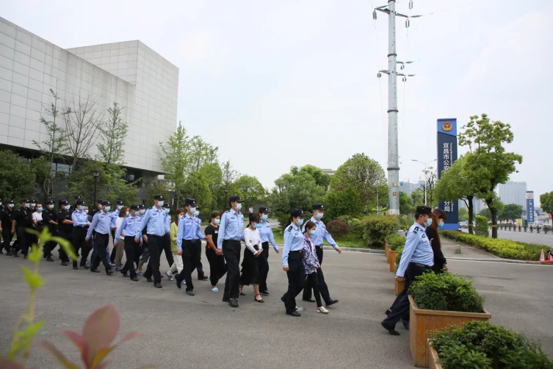 湖北警方破特大网络诈骗案 涉案资金达2.49亿