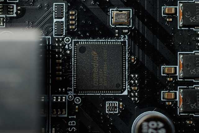 能带i9的MATX小板：微星B560M迫击炮WIFI