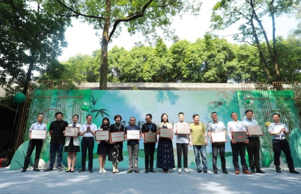 草堂论诗：借助城市优质资源，为古典文化教育提供古典场景