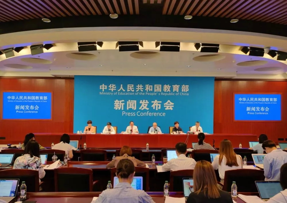 教育部：學校和教師不得公開學生考試成績排名