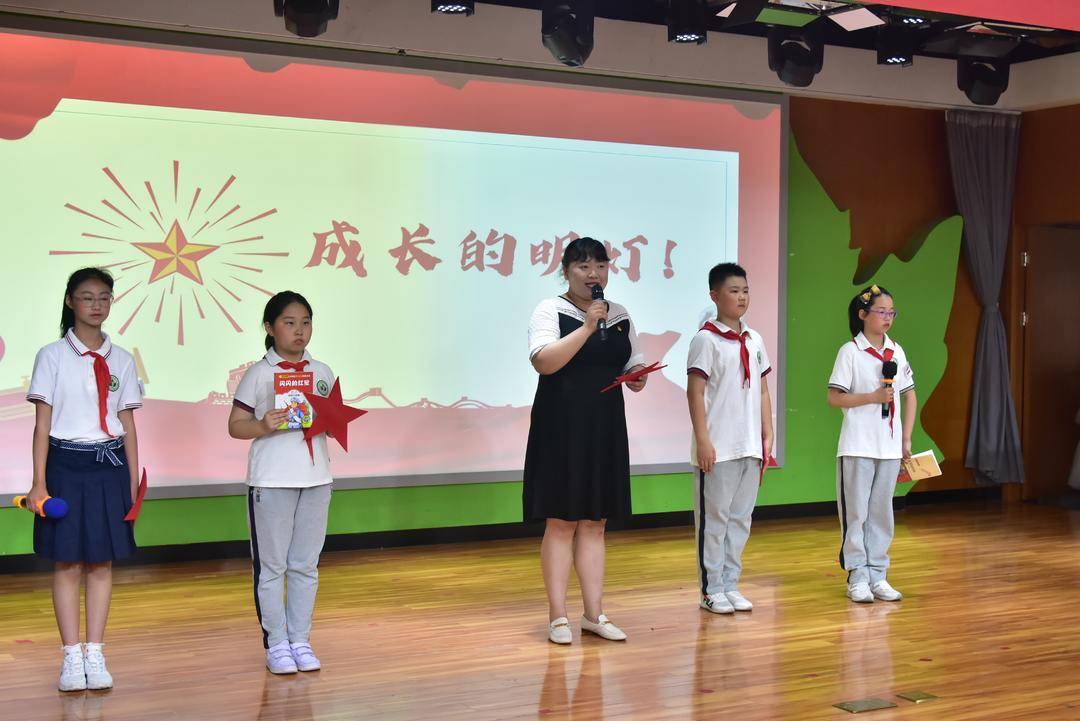 秦淮区石鼓路小学“多元课程”品味红色经典(图6)