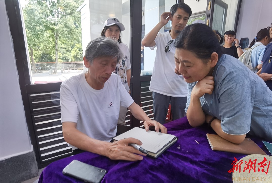 艺术厚土催人往 红色潇湘当挥毫——范迪安端午湖南写生有感