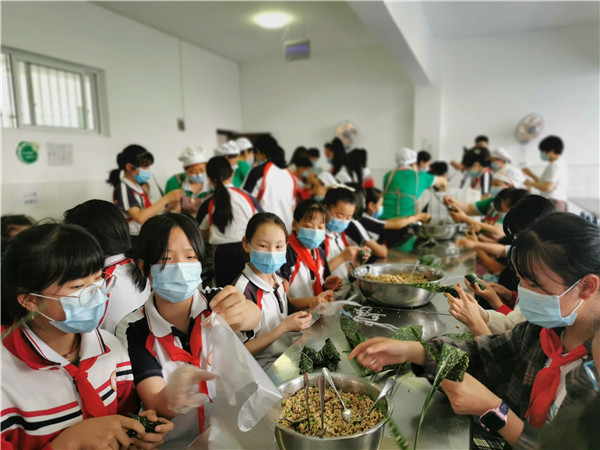 雨城区太平实验小学怎么样?“浓情端午 粽香快乐”(图2)