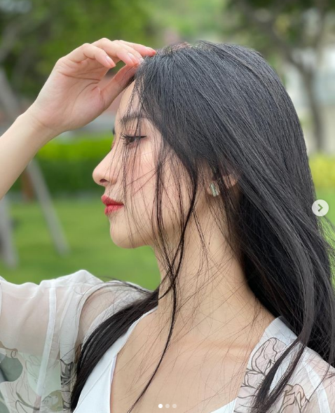 越南奶茶妹走红越南美女校花junvu95颜值神似angelababy