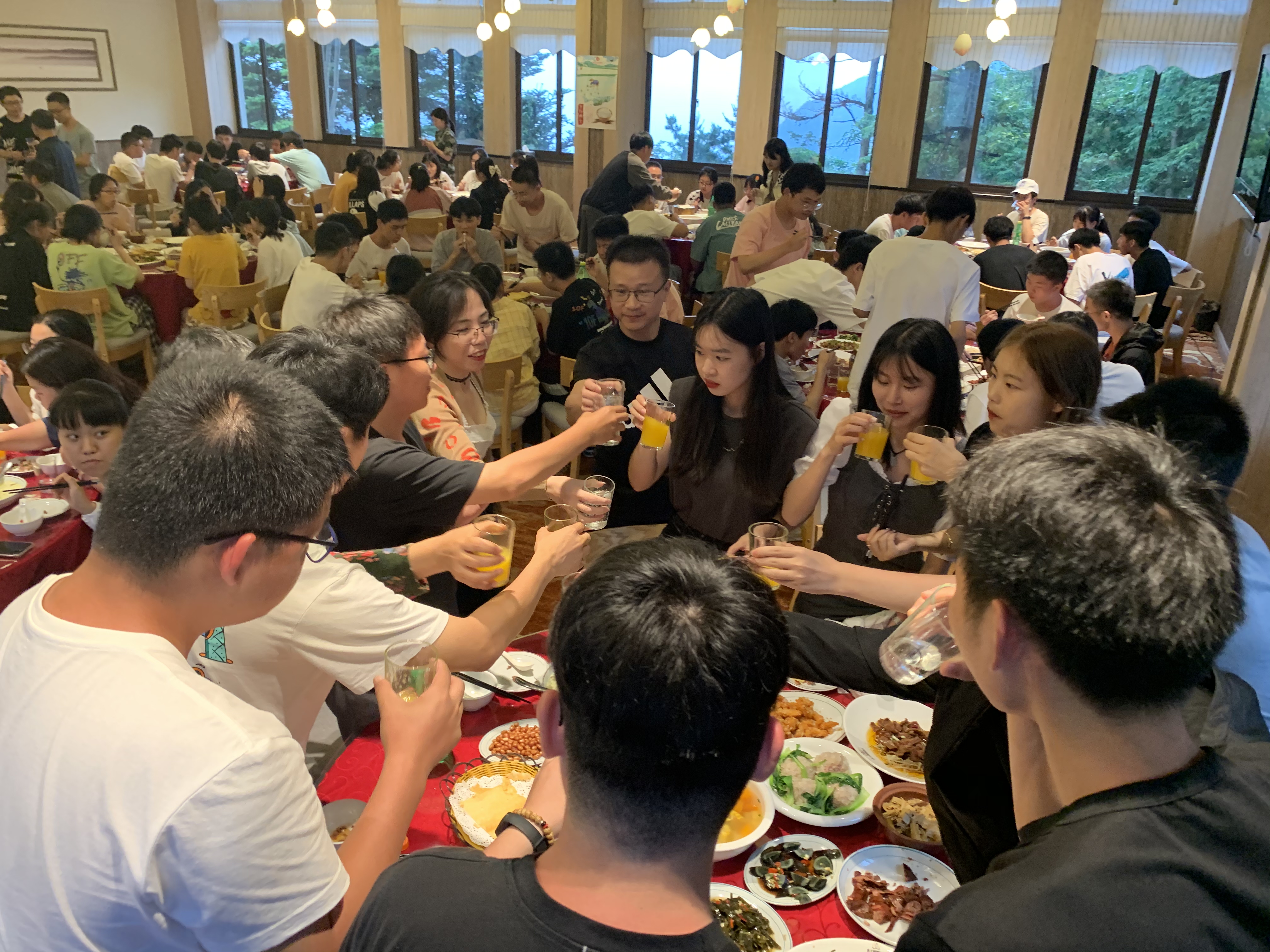 九江金安高級(jí)中學(xué)舉行2021屆高三畢業(yè)典禮(圖7) 九江金安高級(jí)中學(xué)舉行2021屆高三畢業(yè)典禮(圖7)