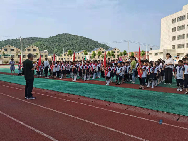 淅川縣第七小學(xué)怎么樣?紅色郵展進(jìn)校園活動(dòng)(圖2)