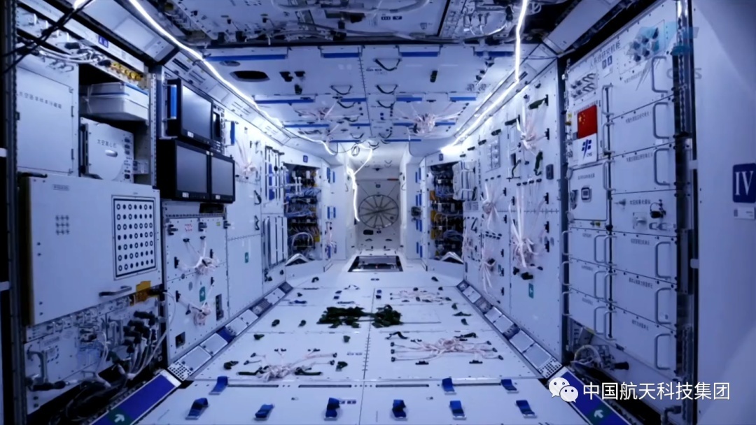 航天员在天上如何生活？住智能家居“大平层”，享睡觉自由-第2张图片-大千世界