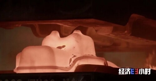 3秒钟，完成“惊天一压”！国产钢铁“巨无霸”大显身手→