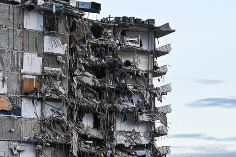 美国迈阿密公寓倒塌已致3死99人失踪 楼里多为外籍居民