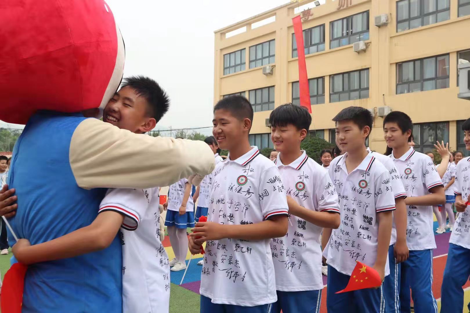 东港区慧通小学让毕业成为课程 让课程温暖航程(图4)