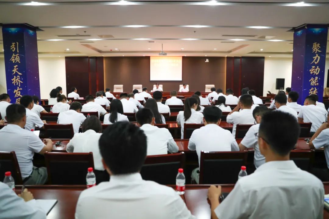 济南新材料产业园区管委会主任韩利师上专题党课