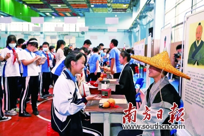 深圳市观澜第二中学怎么样?三十而“励”探教海(图1)