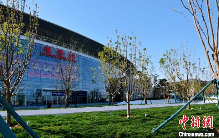 京雄城际铁路雄安站配套工程新月公园正式开园迎客