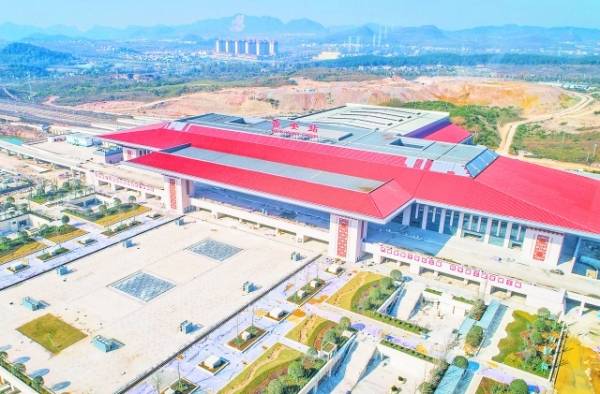 ������ѧ�ˡ�ר�����ߣ��ڻ�ʮ�꣬���Ѳ����й����ñ����ֹ�