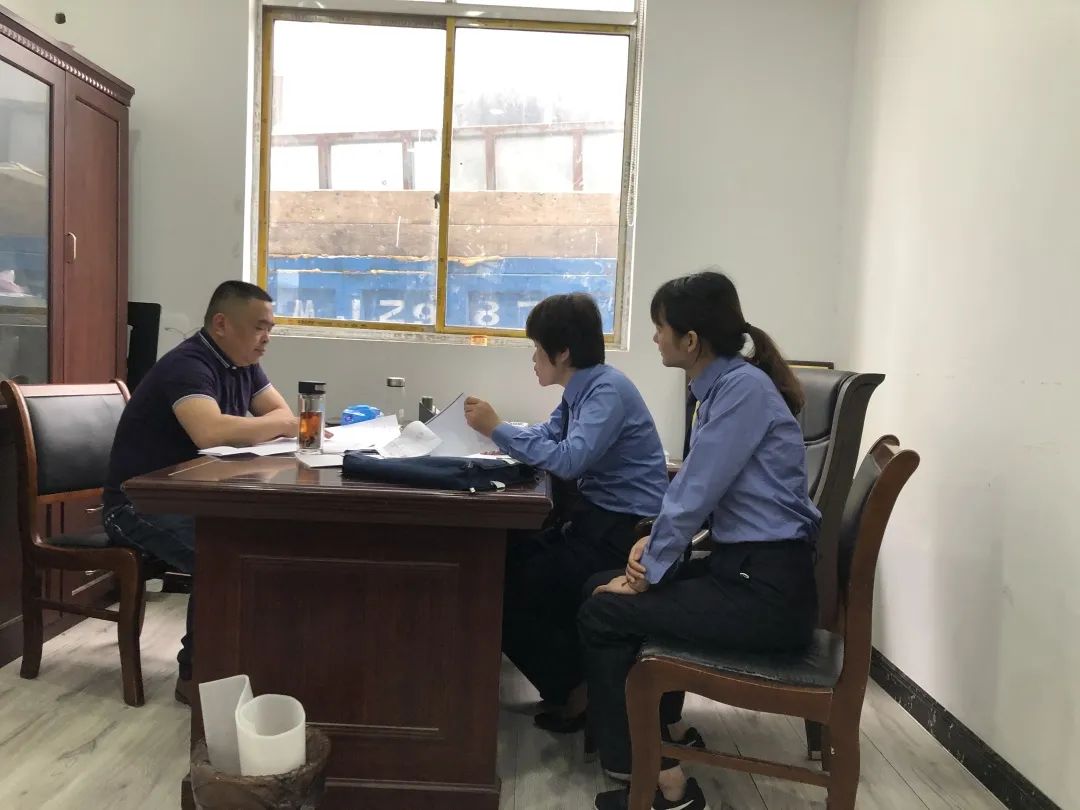 收到检察院《督促监护令》后，她承担起了两个孩子母亲的责任!