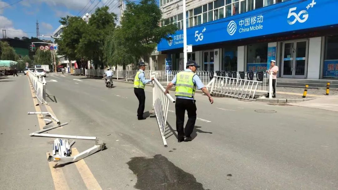 【图说警事】烈日“警”色