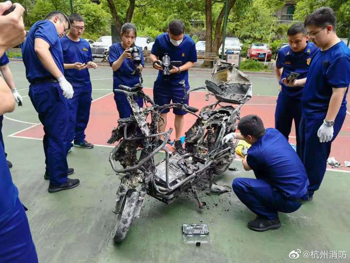 杭州消防：初步判断电动车起火原因与锂电池故障有关-第1张图片-大千世界