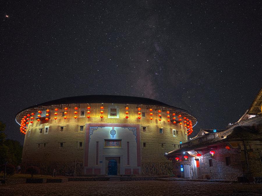 福建土楼：独一无二大型民居建筑艺术瑰宝