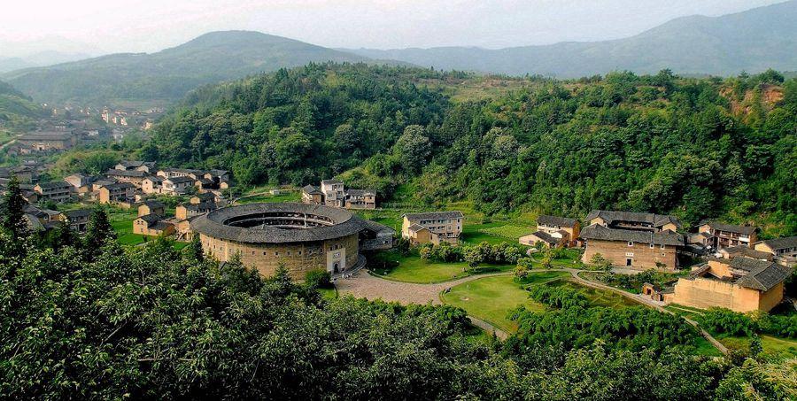 福建土楼：独一无二大型民居建筑艺术瑰宝