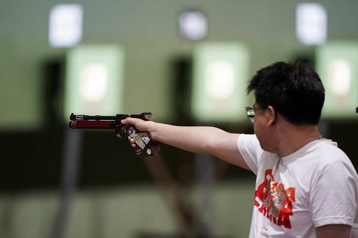 男子10米气手枪：“老枪”庞伟获铜牌，滨州籍选手张博文第六名