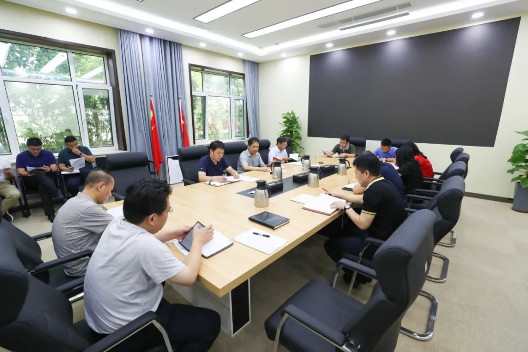 济南新材料产业园区传达学习贯彻全区半年工作暨重点项目观摩总结会议精神