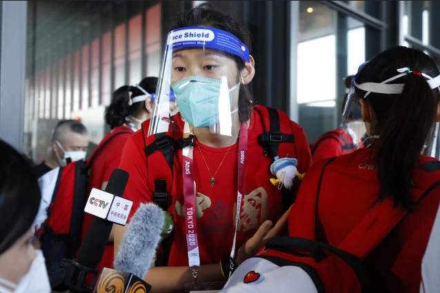 “别叭叭了，口罩戴好”，中国运动员是把防疫刻进DNA了吧