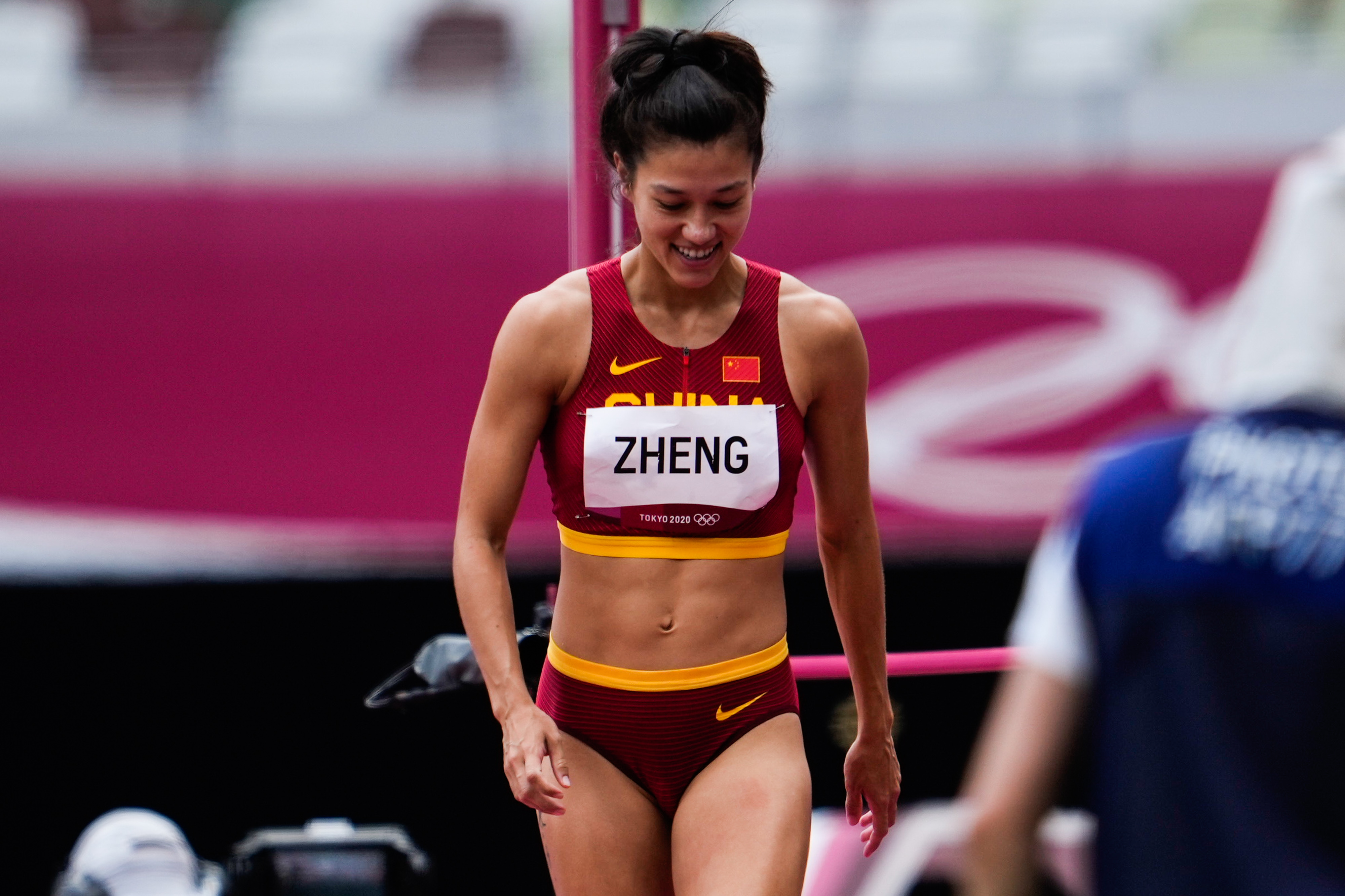 尽心尽力！中国田径首位入籍运动员，她是传奇郑凤荣的外孙女