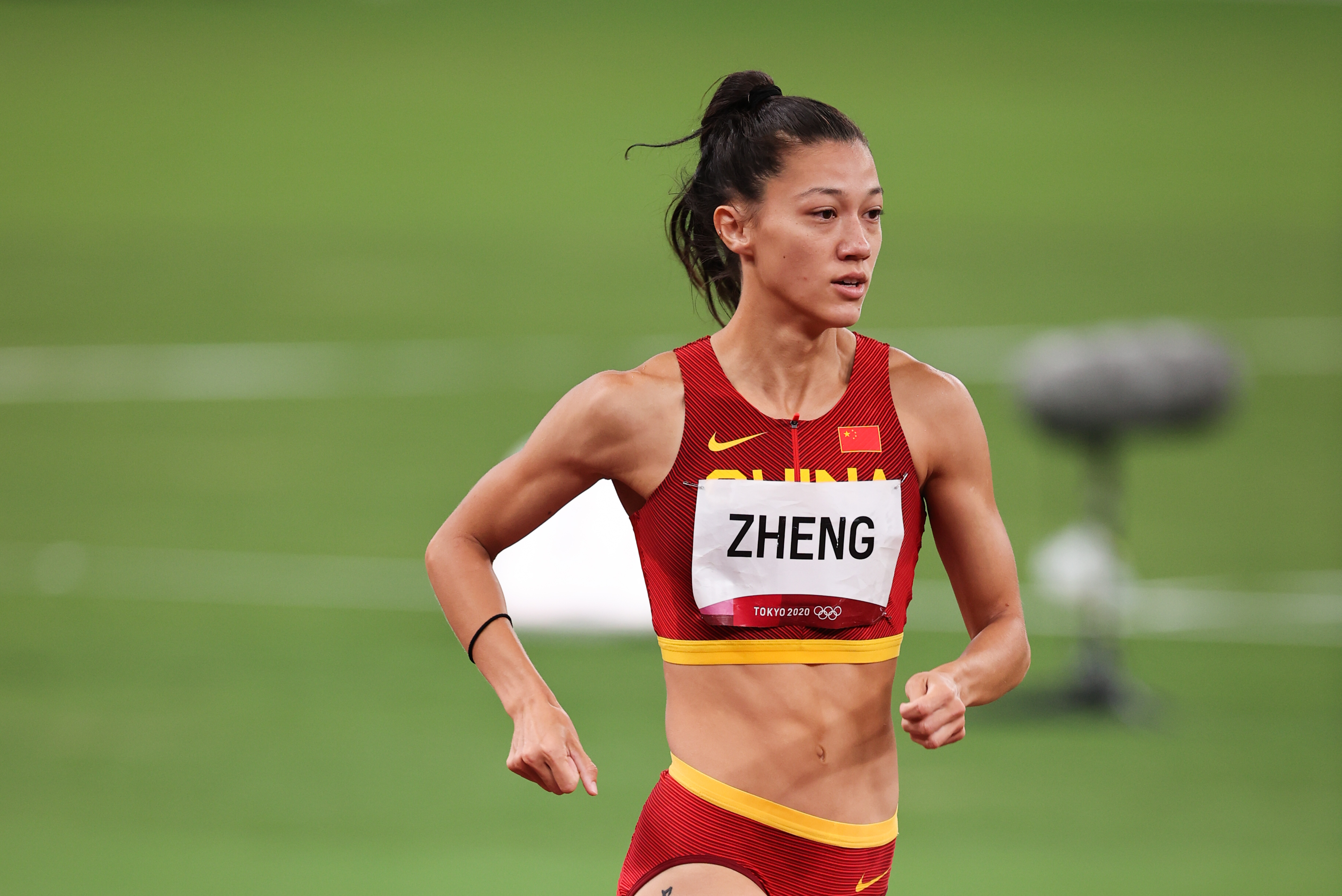 尽心尽力！中国田径首位入籍运动员，她是传奇郑凤荣的外孙女