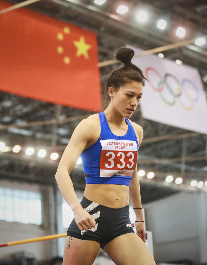 中国田径首位入籍运动员！混血美女郑妮娜力：帮外婆郑凤荣圆奥运梦