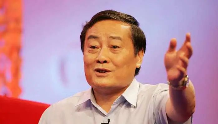 刷屏！76岁宗庆后放大招：获基金从业资格证书，将亲自操盘“娃哈哈牌”私募产品！网友：太励志