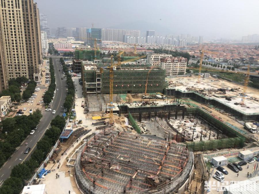 李沧区枣山路中学项目实现主体封顶，明年9月投用