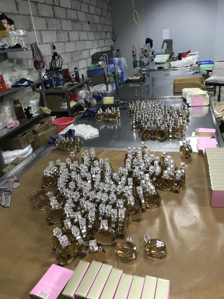 跨市行动！广州白云捣毁一大型化妆品制假窝点，抓获16名犯罪嫌疑人