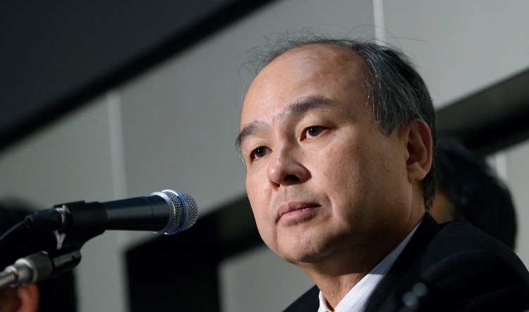 软银孙正义走到十字路口，向左还是向右？