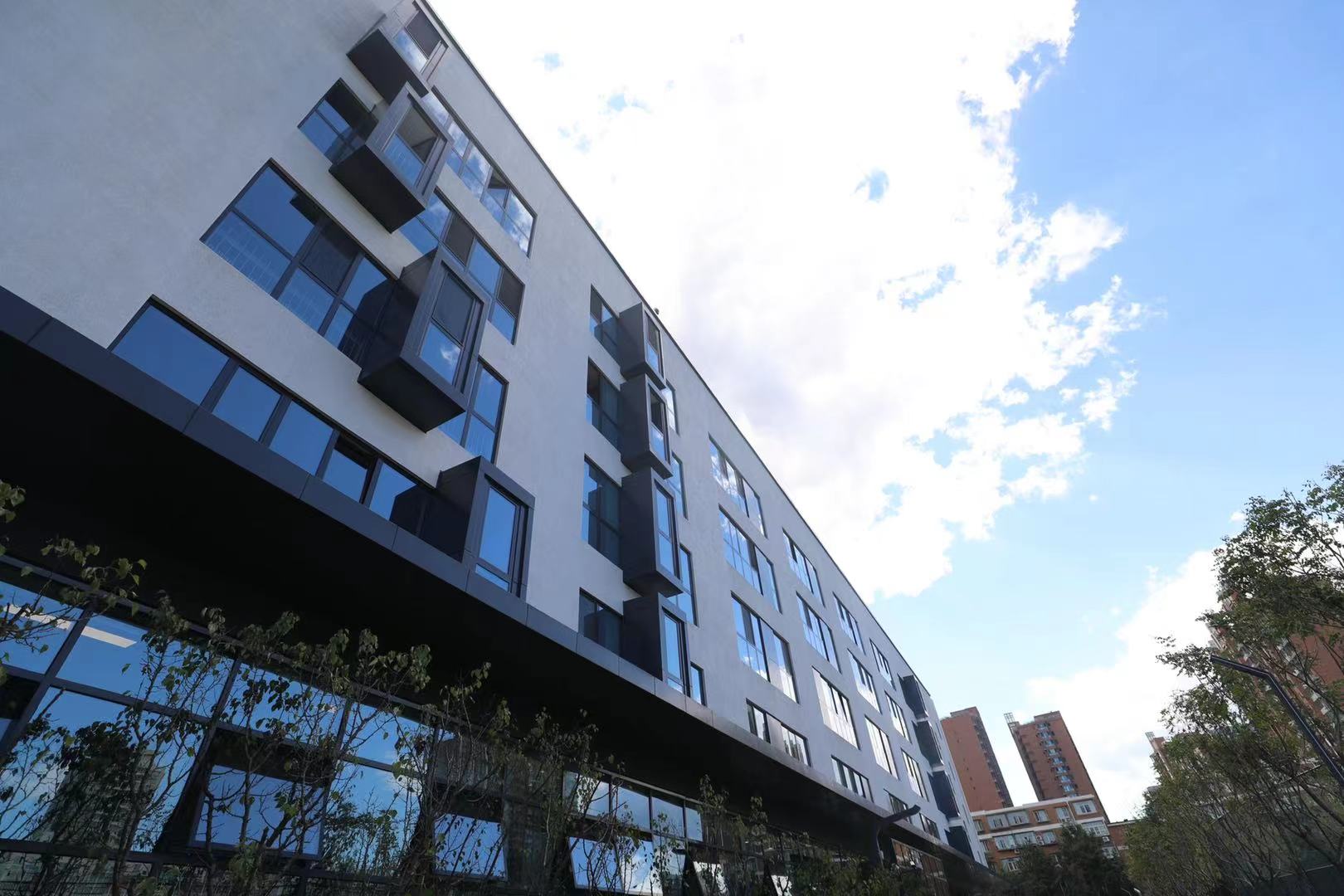 首師大附中通州校區(qū)將在9月投用,有2310個(gè)學(xué)位(圖1) 首師大附中通州校區(qū)將在9月投用,有2310個(gè)學(xué)位(圖1)