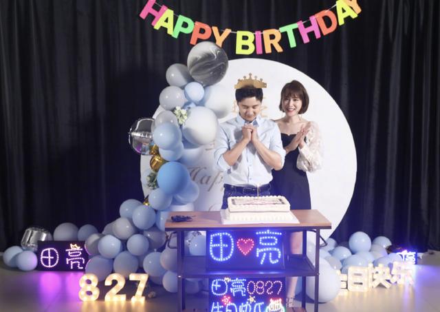 田亮晒全家福庆42岁生日，森碟身高直逼叶一茜，模样似爸爸翻版