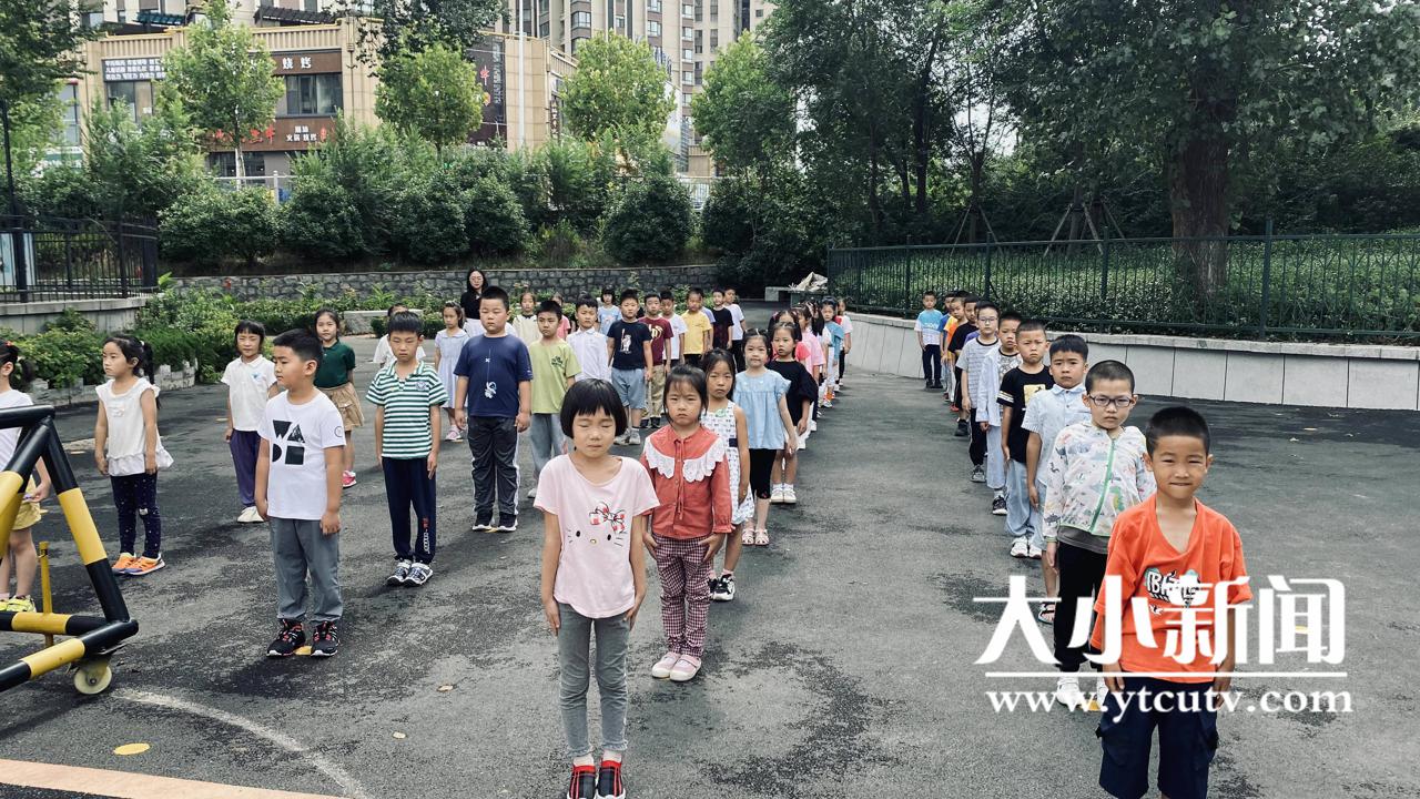 芝罘區(qū)國(guó)翠小學(xué)迎來開學(xué)第一天!新征程(圖6) 芝罘區(qū)國(guó)翠小學(xué)迎來開學(xué)第一天!新征程(圖6)