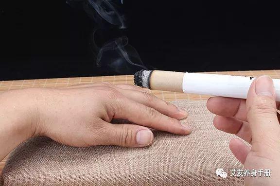 刮痧治壯漢，艾灸補虛人！ 一起來看看刮痧與艾灸的不同之處