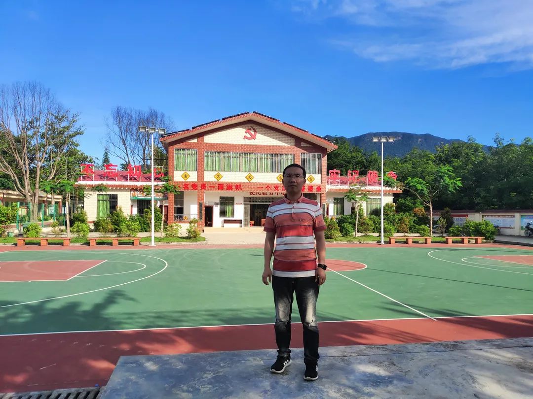 身边的榜样丨陈晓刚：勇挑脱贫攻坚重担 促进民族团结进步