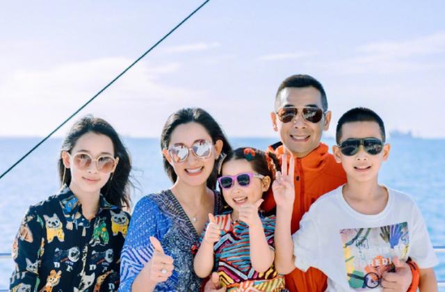 赵文卓晒10岁儿子新发型，脑袋剃哥哥字样和logo，为老爸硬核应援