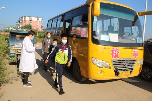 调兵山市第十一小学新学期疫情防控应急演练(图1)