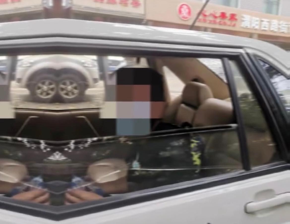被骗入传销组织，陕西一男子当街“抱住”交警求救