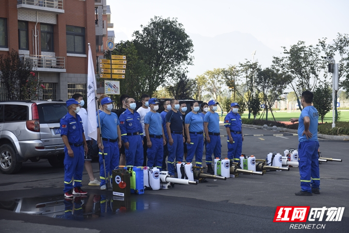 张家界金海实验学校校园消杀迎开学 确保师生安全(图2)