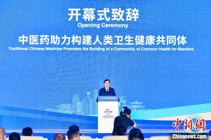 国家中医药管理局副局长：已选派中医师赴28个国家和地区抗击疫情