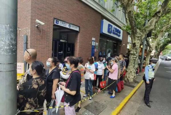 排5小时也不一定买到！外卖小哥差点急哭