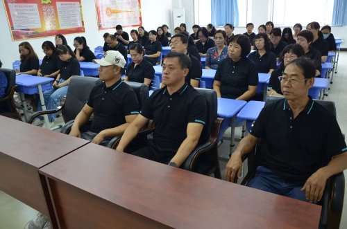 沈陽(yáng)市育源中學(xué)慶祝第三十七個(gè)教師節(jié)暨表彰大會(huì)(圖2) 沈陽(yáng)市育源中學(xué)慶祝第三十七個(gè)教師節(jié)暨表彰大會(huì)(圖2)