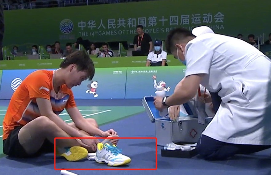 陈雨菲比赛中被运动鞋割伤，李宁官方回应