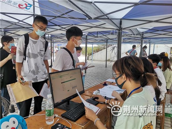 湖北中医药高专迎来4650名新生