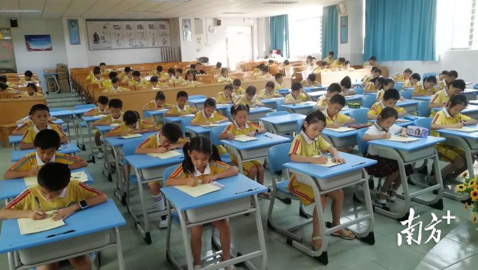 東莞東城第五小學(xué):營造濃厚氛圍 打造特色推普活動(dòng)(圖5) 東莞東城第五小學(xué):營造濃厚氛圍 打造特色推普活動(dòng)(圖5)